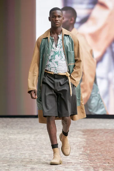 Look 1